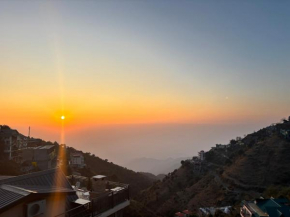 The Alluring North Stays by Sunset Vibes and Chest's Nest